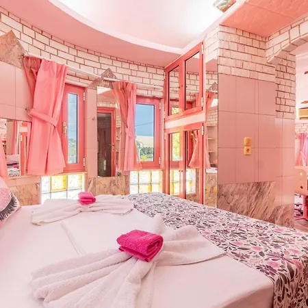 Paco's Barbie House Διαμέρισμα