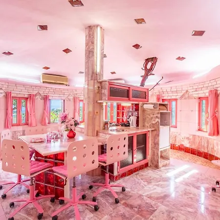 Paco's Barbie House *