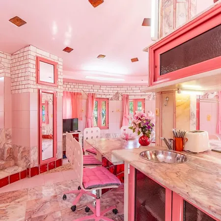 Paco's Barbie House アパート Oziás
